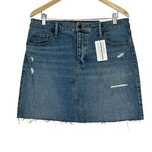Old Navy size 14 womens denim skirt four button front with pockets